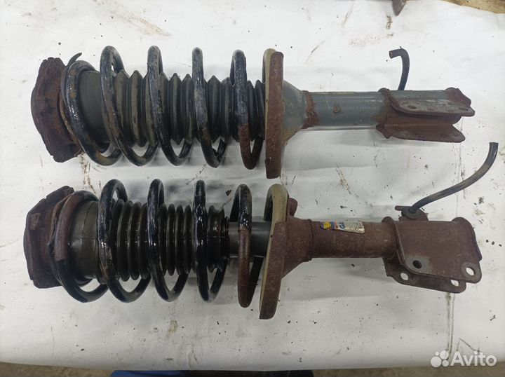 Передние стойки с пружинами Saab 9000 Рестайлинг