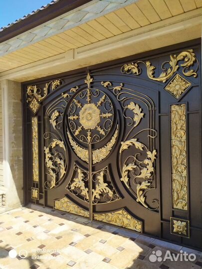 Кованные красивые ворота