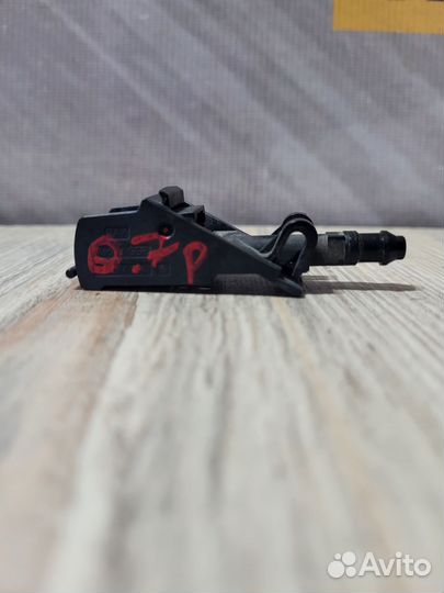 Форсунка омывателя Volkswagen polo 5