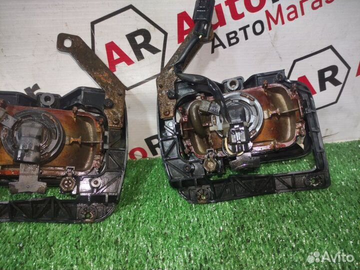 Фара противотуманная передняя левая Mazda Demio