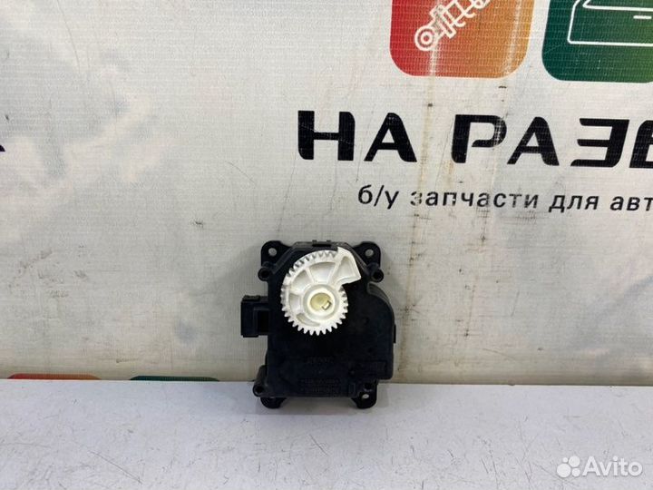 Сервопривод заслонки отопителя Toyota Camry XV50