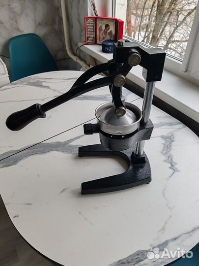 Ручная соковыжималка для цитрусовых и гранатов