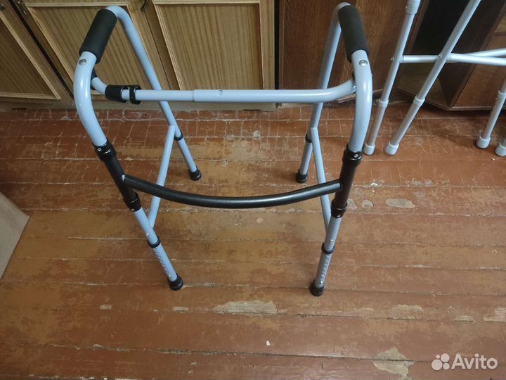 Ходунки для взрослых шагающие