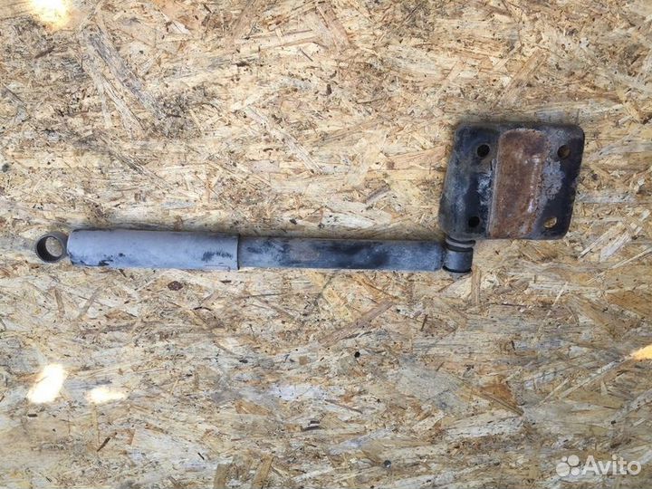 Амортизатор задний Mitsubishi L200 KB4T с2007-2016