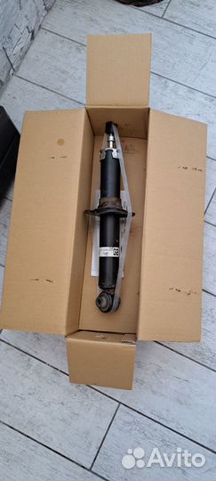 Задний амортизатор Subaru