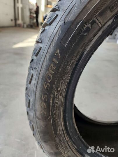 Dunlop Ice Touch 225/50 R17