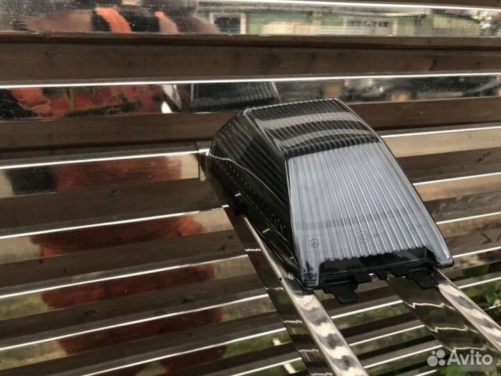 Указатель поворота передний правый Mercedes-Benz