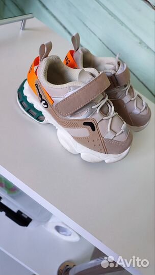 Кроссовки для девочки 27 размер