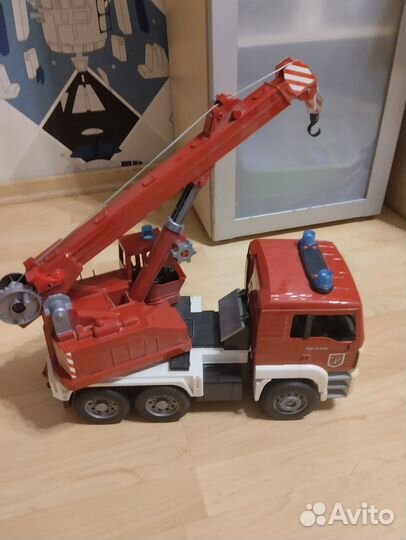 Кран игрушечный