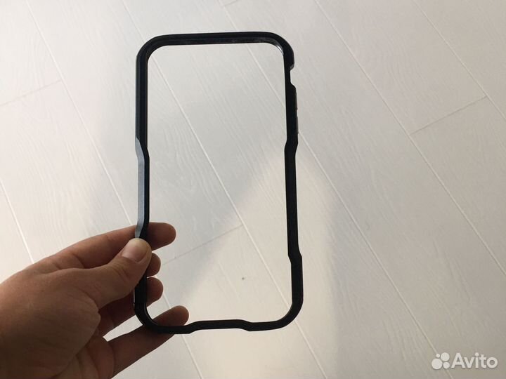 Чехол защитный на iPhone 11