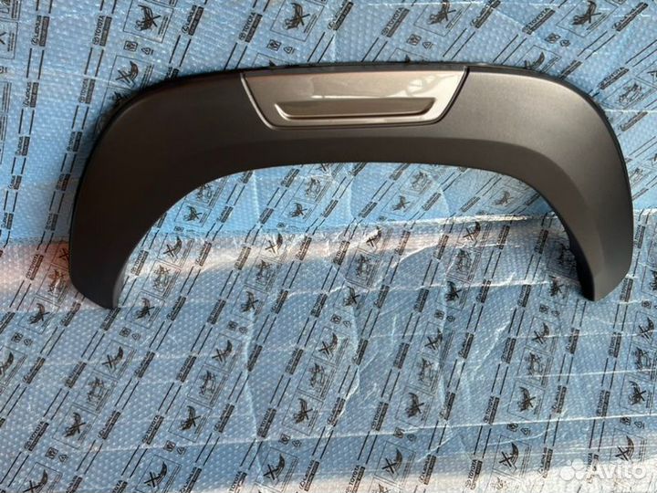 Расширитель крыла задний правый Toyota Hilux 8