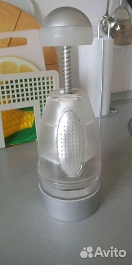 Измельчитель кухонный механический