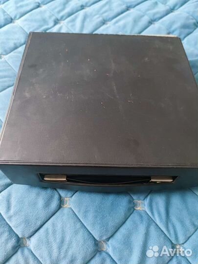 Печатная пишущая машинка Unis tbm de Luxe