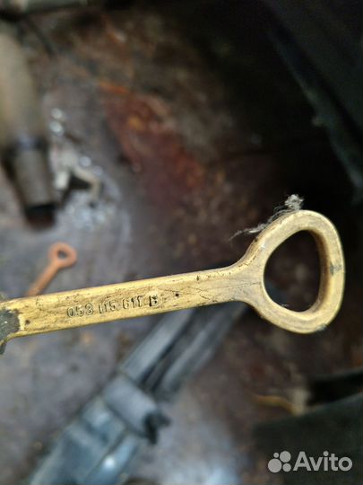 Щуп масляный 053115611b Ауди 80 1.6 1.8 2.0