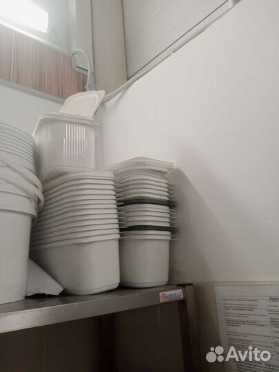 Белое ведро 10 лит,5 лит и контейнеры