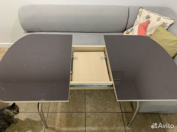 Продам стол кухонный бу