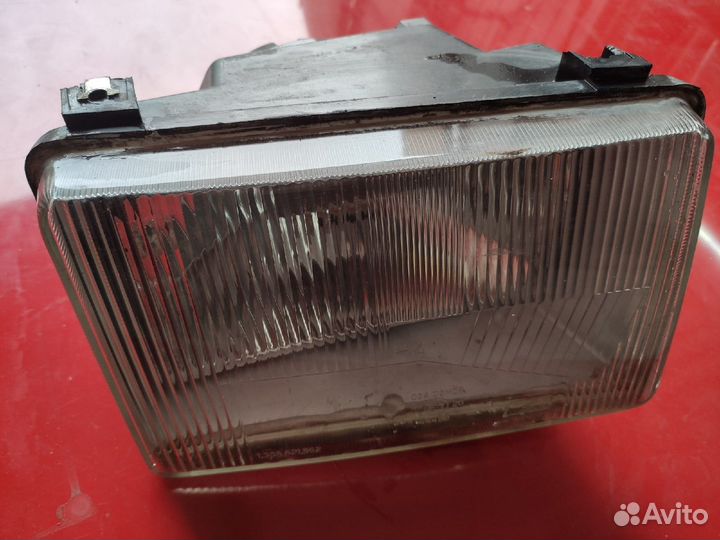Фара правая Волга 3110