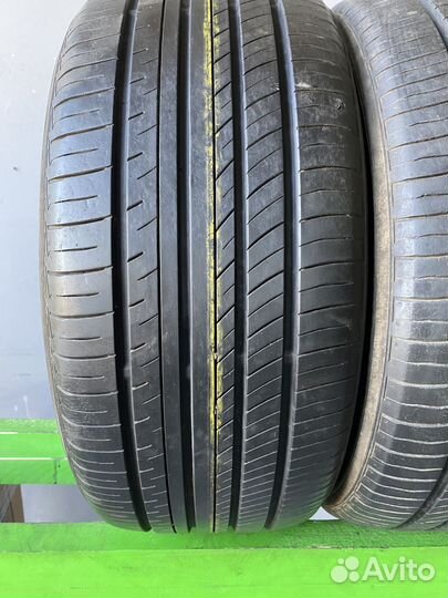 Yokohama Advan dB V552 245/40 R18