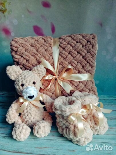 Плед, пинетки для новорожденного