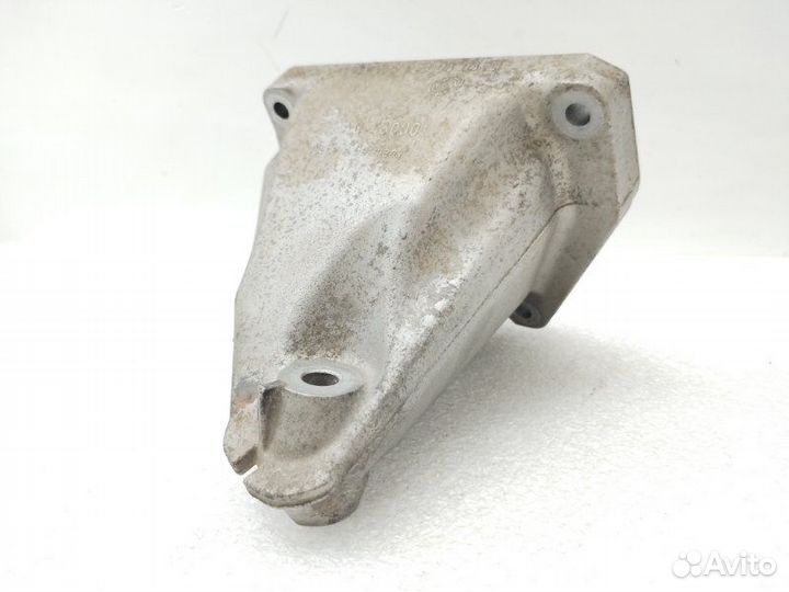 Кронштейн двигателя правый Mercedes-Benz S-Class