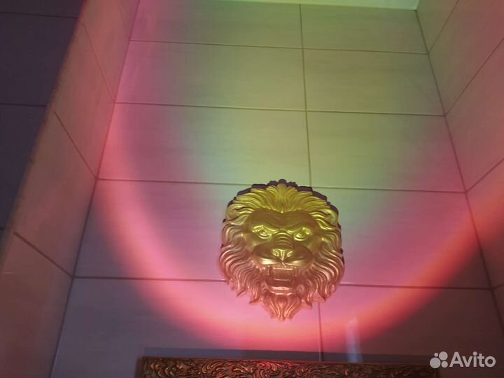 Гипсовый барельеф лев