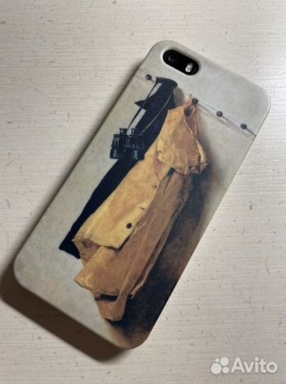 Чехлы на телефон iPhone 5s