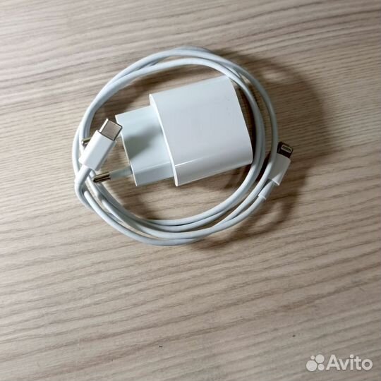 Зарядное устройство на iPhone 20w