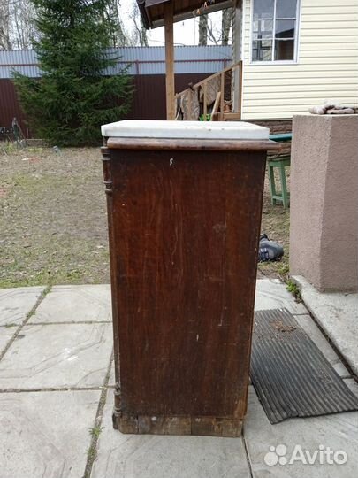 Тумбочка старинная