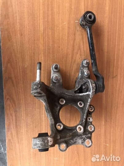 Кулак задний правый Honda Pilot 2