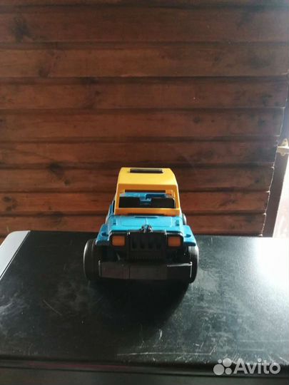 Игрушка(Внедорожник)