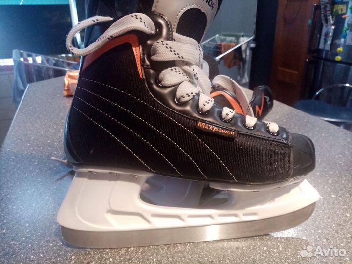 Продаю хоккейные коньки 36 размер