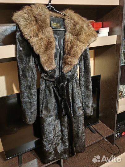 Шуба норковая blackglama с капюшоном из соболя
