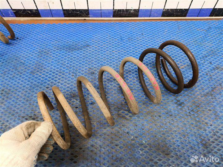 Пружина передняя левая Лада Калина 11183 2008