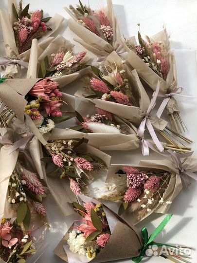 Миниатюрные букеты из сухоцветов