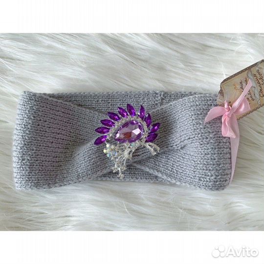Повязочка с брошью роскошь весенняя вязаная