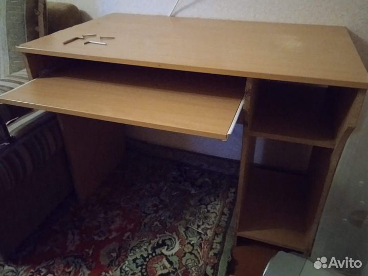 Компьютерный/письменный стол