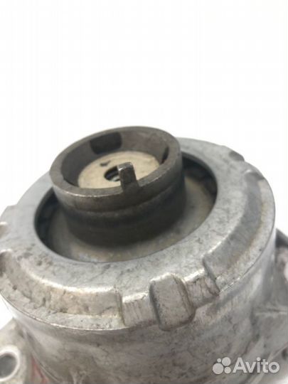 Опора двигателя левая Mercedes-Benz Glc Coupe C253