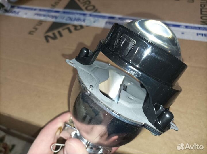 Линзы в фары Mitsubishi Pajero 4