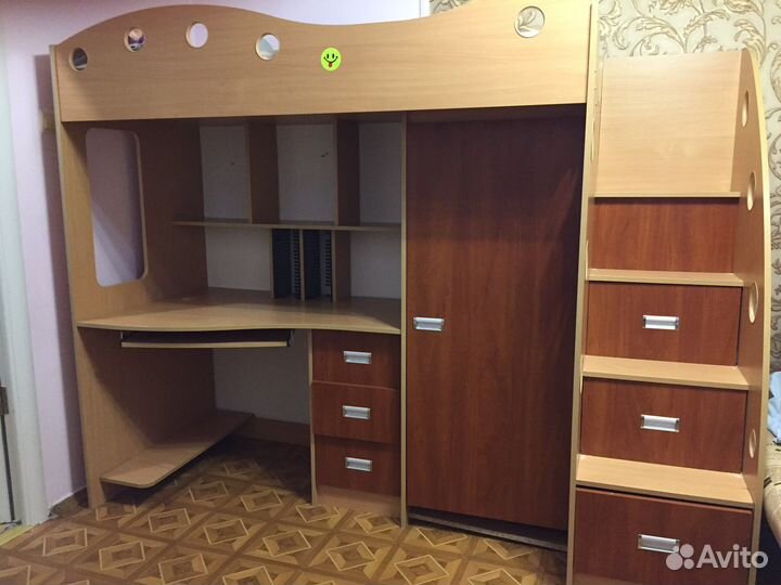 Кровать,стол,шкаф школьнику «3 в 1»