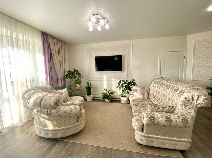 3-к. квартира, 100 м², 8/9 эт.