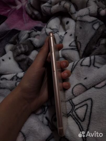 Телефон iPhone 8 plus