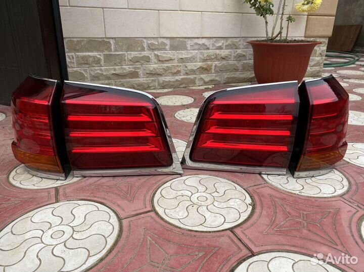 Lexus LX570 Задний фонарь