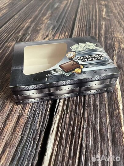 Коробка подарочная с окошком