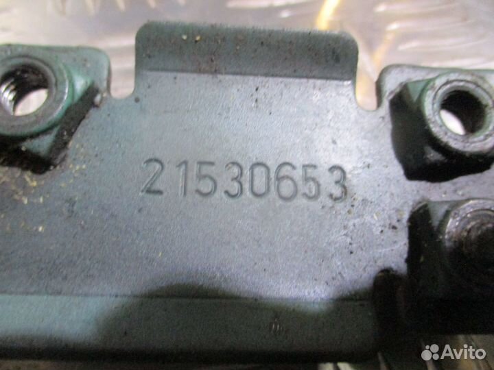 Кронштейн трубок охлаждающей жидкости Volvo 215306