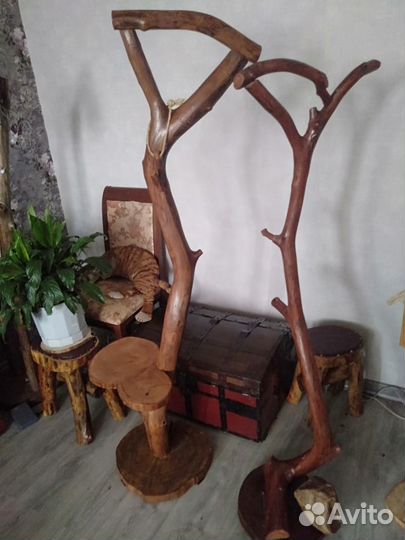 Деревянная вешалка напольная