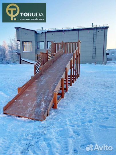 Зимняя горка. Детская деревянная горка для тюбинга