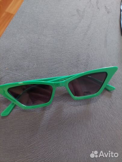 Солнцезащитные очки женские зеленые