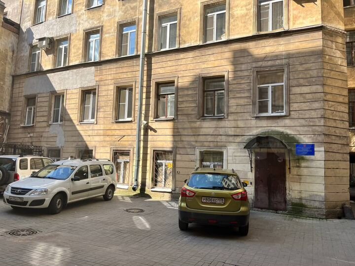 4-к. квартира, 104 м², 2/6 эт.