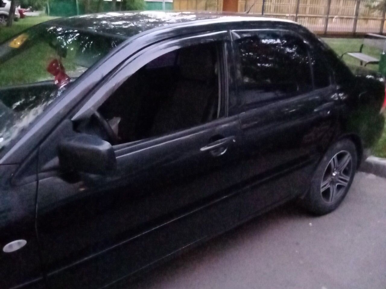 Mitsubishi Lancer: фото владельца