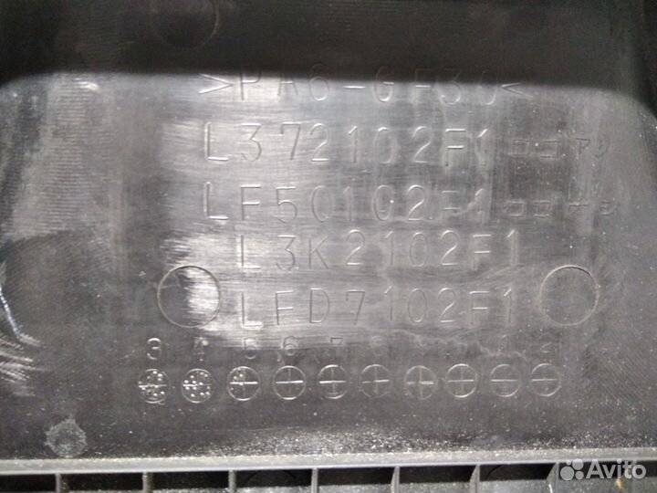 Крышка двс Мазда 3 2003-2006 2.0